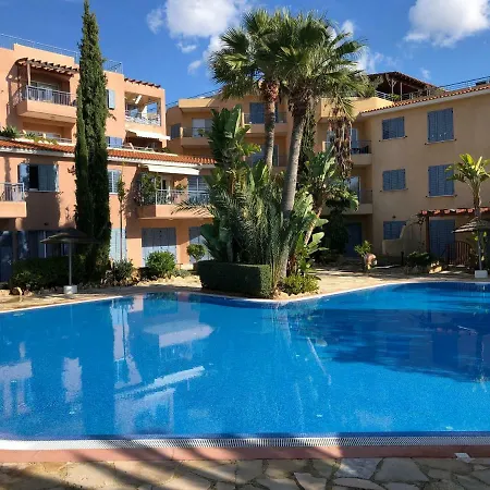 Schoenes 3 Apartment, Meerblick, Pool, Freies Wlan Apartman *
