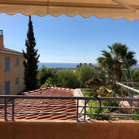 Schoenes 3 Apartment, Meerblick, Pool, Freies Wlan Pégeia