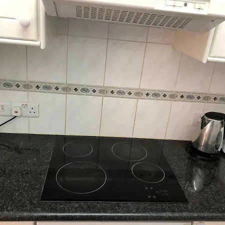 Schoenes 3 Apartment, Meerblick, Pool, Freies Wlan * Peyia