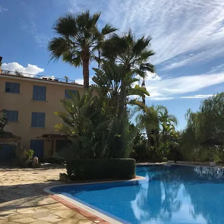 Schoenes 3 Apartment, Meerblick, Pool, Freies Wlan Peyia