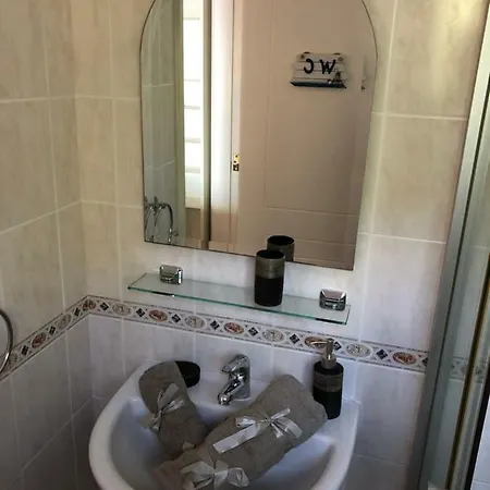 Schoenes 3 Apartment, Meerblick, Pool, Freies Wlan Appartement