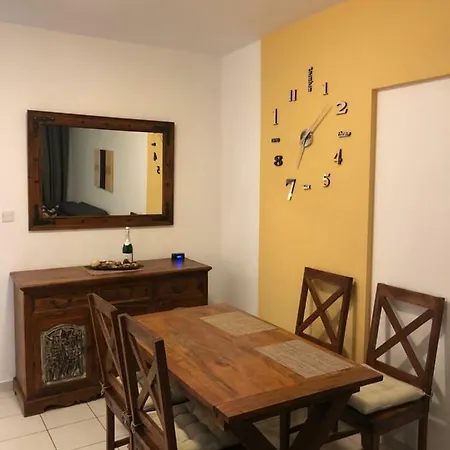 Appartement Schoenes 3 Apartment, Meerblick, Pool, Freies Wlan