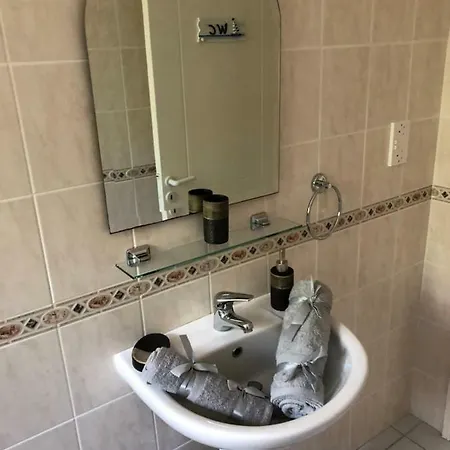 Schoenes 3 Apartment, Meerblick, Pool, Freies Wlan * Peyia