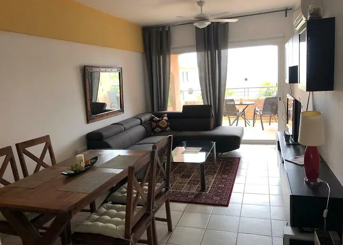 Διαμέρισμα Schoenes 3 Apartment, Meerblick, Pool, Freies Wlan Πέγεια