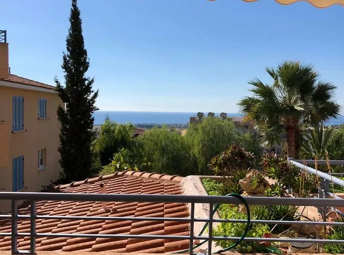 Schoenes 3 Apartment, Meerblick, Pool, Freies Wlan Πέγεια